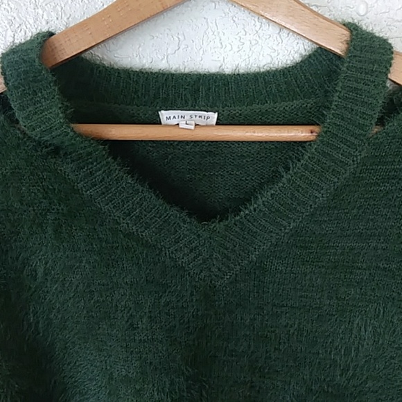 Main strip Boutique sweater size large - Picture 7 of 7